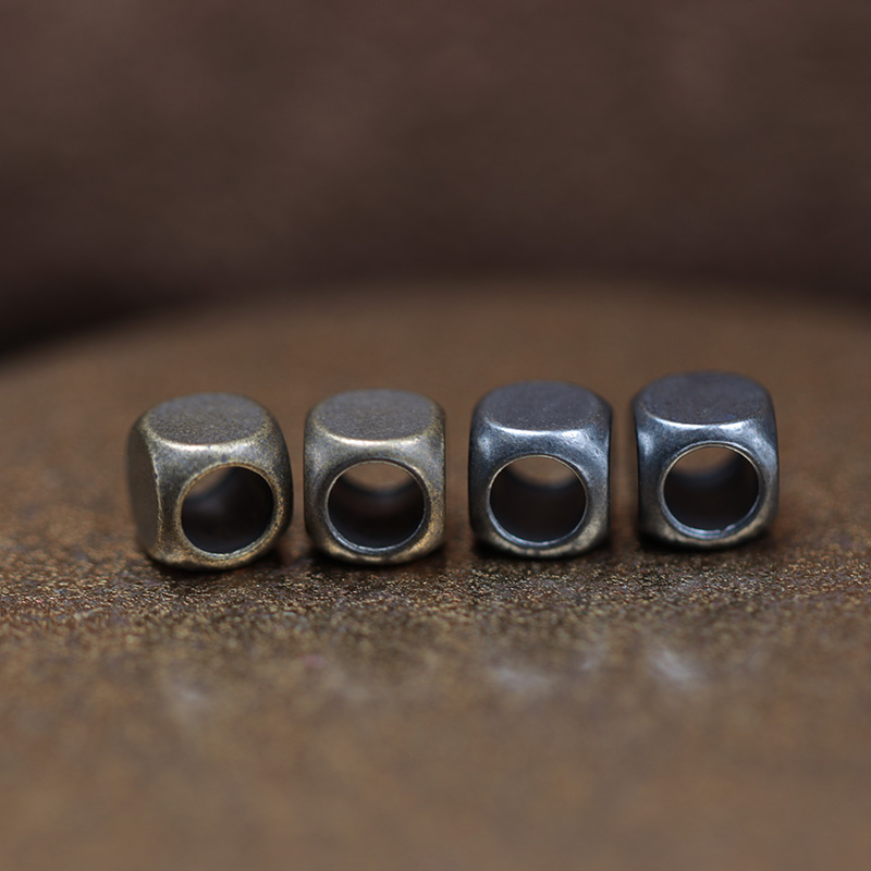 2 stuks 4mm Gat Kubus Messing  - Paracord Survival Bracelet recensie en prijs