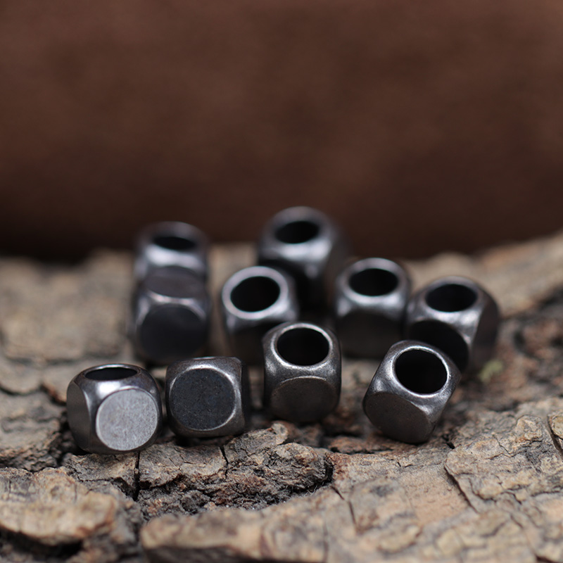 2 stuks 4mm Gat Kubus Messing  - Paracord Survival Bracelet recensie en prijs
