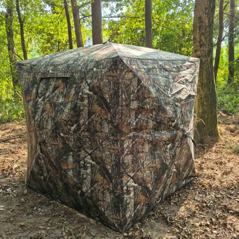 Jacht- en kampeer tent met 270 - Hunting And Camping In Forest recensie en prijs